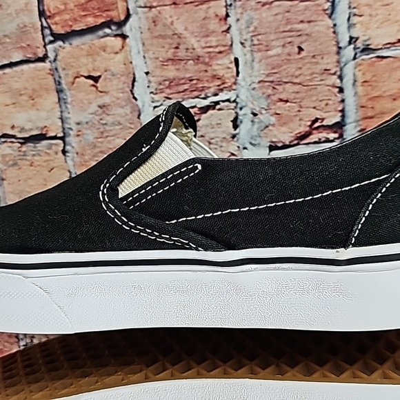 VANS CLASSIC SLIP ON SHOES, WOMANS SIZE 5.5 GUC - Picture 8 of 12